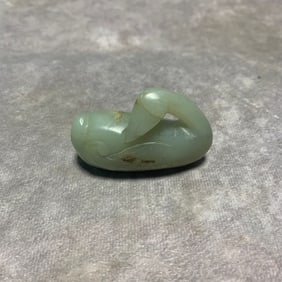 HETIAN GREENISH-WHITE JADE PENDANT OF CARVED GOOSE