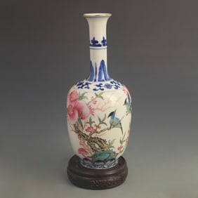 FAMILLE ROSE BIRD AND FLOWER LONG-NECK VASE