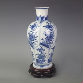 BLUE AND WHITE FLORAL PATTERN PORCELAIN VASE