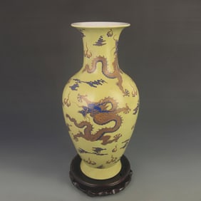FAMILLE ROSE YELLOW-GROUND DRAGON PATTERN PORCELAIN VASE