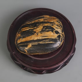 A FINE DECORATIVE STONE