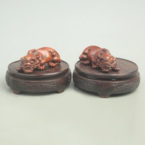 PAIR OF BOXWOOD PIXIU ORNAMENTS (2 PIECES)
