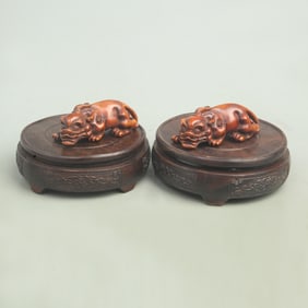 PAIR OF BOXWOOD PIXIU ORNAMENTS (2 PIECES)