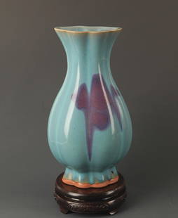 A JUN YAO BEGONIA STYLE JAR: Song Dynasty Style, High: 9.75 inch; Width: 5.5 inch;