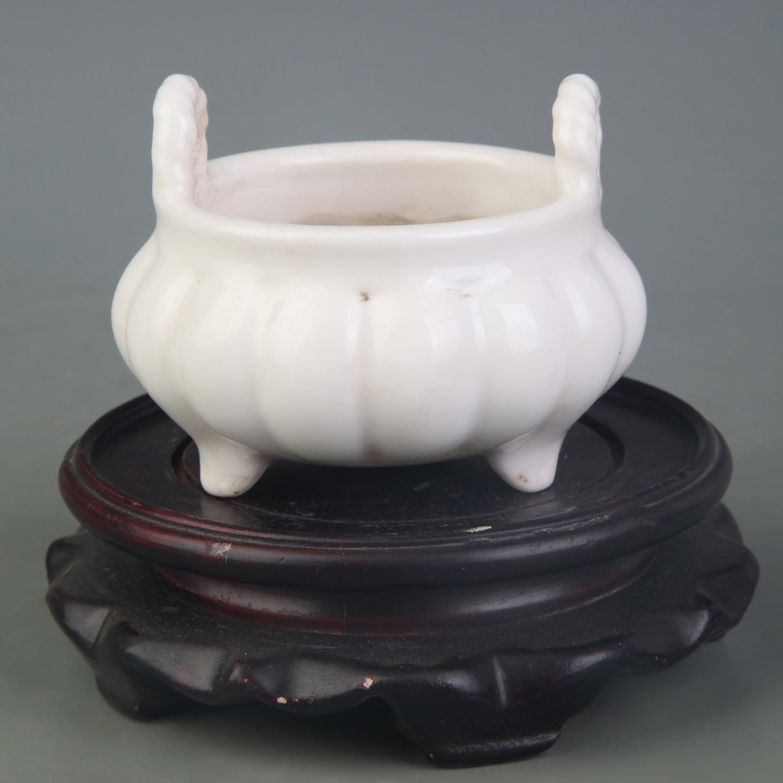 DEHUA WHITE PORCELAIN TRIPLE-FOOTED INCENSE BURNER WITH HANDLES: Qing Dynasty; Diameter: 3.1inch ; High:2.7inch
