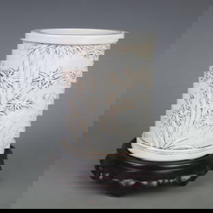 A FINE DEHUA KILN WHITE PORCELAIN CARVED BIRD BRUSH POT: Qing Dynasty; Wang Bing Rong Mark; Diameter: 4.3 inch; High: 5.5 inch
