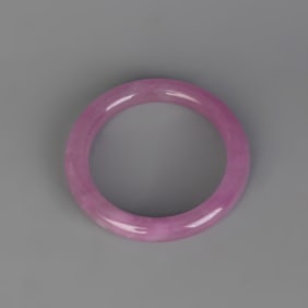 A FINE PINK CRYSTAL MADE BRACELET