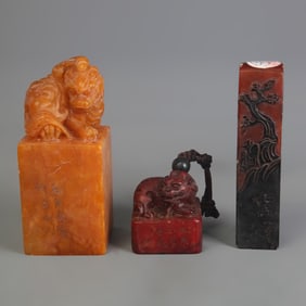 SET OF THREE TIAN HUANG STONE SEALS