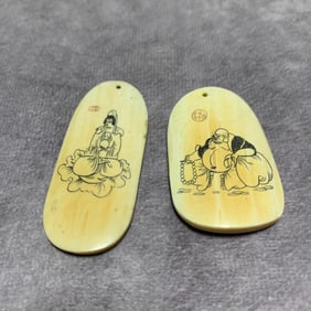 QING DYNASTY OX HORN MADE PENDANT CARVING GUANYIN AND MAITREYA