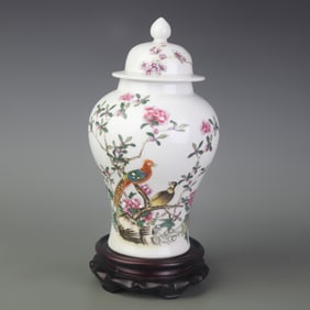 FAMILLE ROSE GENERAL JAR WITH BIRD-AND-FLOWER DESIGN