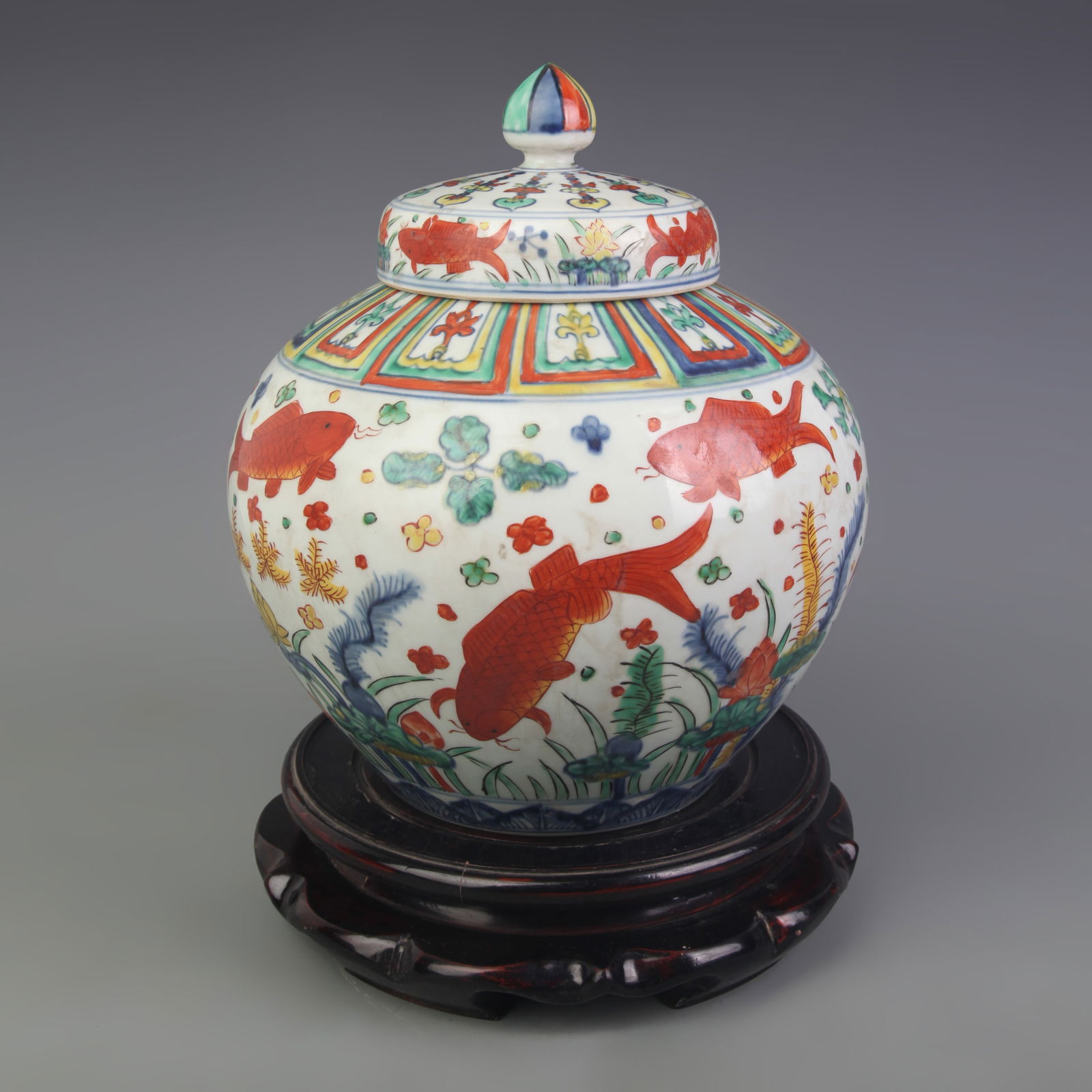 WU CAI COLOR FISH PATTERN PORCELAIN VASE LID (1 of 8)