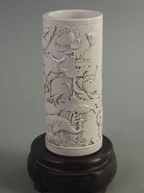 WANG BING RONG MARK AUSPICIOUS BIRD AND LOTUS PORCELAIN PEN HOLDER