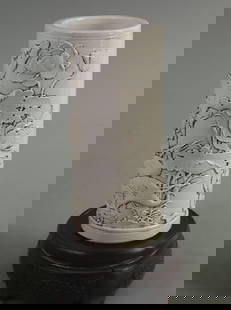 WANG BING RONG MARK AUSPICIOUS BIRD AND LOTUS PORCELAIN PEN HOLDER: Qing Dynasty; High: 6.80 inch; Diameter: 3.00 inch;