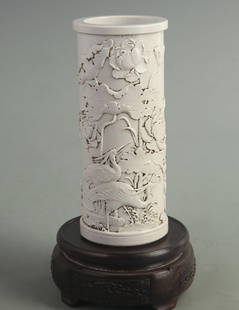 WANG BING RONG MARK AUSPICIOUS BIRD AND LOTUS PORCELAIN PEN HOLDER: Qing Dynasty, High: 6.80 inch; Diameter: 3.00 inch;