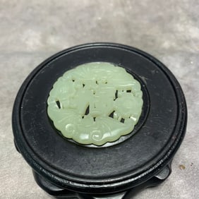HETIAN WHITE JADE PENDANT WITH "FORTUNE" DESIGN