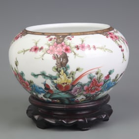 FAMILLE ROSE JAR WITH BIRD AND FLOWER DESIGN