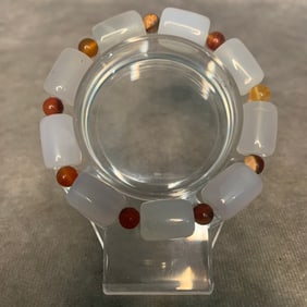 A FINE AGATE STONE MADE BRACELETS