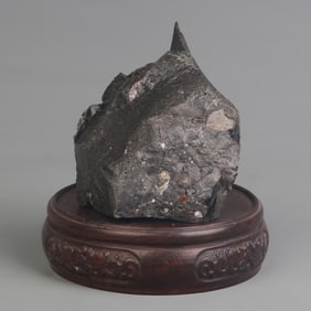 A FINE GLASS METEORITE