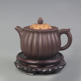 A FINE ZI SHA TEAPOT