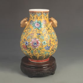 FAMILLE ROSE DEER HEAD ZUN STYLE PORCELAIN VASE