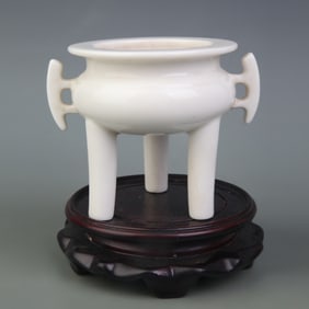 DEHUA WHITE PORCELAIN DOUBLE-EARED HIGH-FOOTED INCENSE BURNER