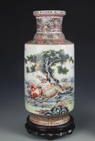 A FAMILLE ROSE HORSE PAINTING PORCELAIN VASE