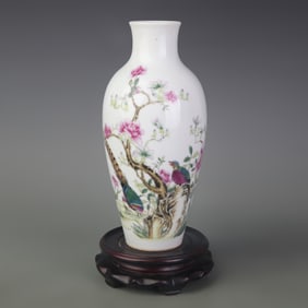 FAMILLE ROSE BIRD AND FLOWER PATTERN PORCELAIN VASE