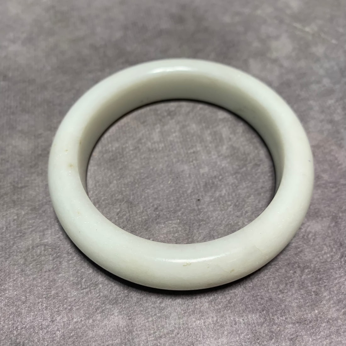 MODERN WHITE JADE BRACELET: Modern; Width: 0.5 inch; Diameter: 2.3 inch;