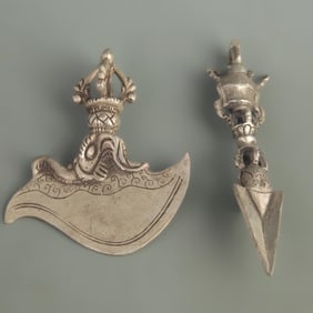 A FINE SILVER PLATED TIBETAN BUDDHISM INSTRUMENTS PHURBA