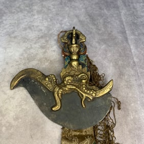 A FINE TIBETAN BUDDHISM RITUAL PENDANT