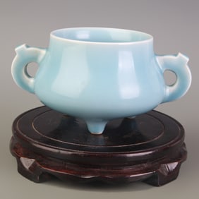 PORCELAIN SKY BLUE GLAZE DOUBLE-EAR TRIPOD CENSER