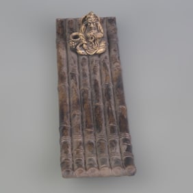 A FINE BRONZE MADE BOAT STYLE INCENSE BASE