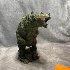CONTEMPORARY BRONZE BEAR STATUE ORNAMENT