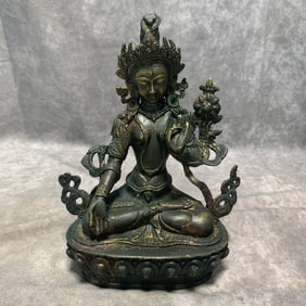A FINE TIBETAN BUDDHIST BRONZE WHITE TARA STATUE