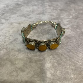 A FINE WHITE BRONZE BRACELETS WITH GEM STONE