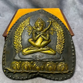 A FINE TIBETAN BUDDHIST BRONZE RITUAL OBJECTS