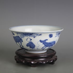 BLUE-AND-WHITE FIGURE-PATTERN BOWL