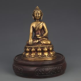 A FINE TIBETAN BRONZE SHAKYAMUNI BUDDHA