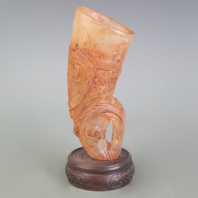 A FINE CRYSTAL MADE HORN SHAPED CUP