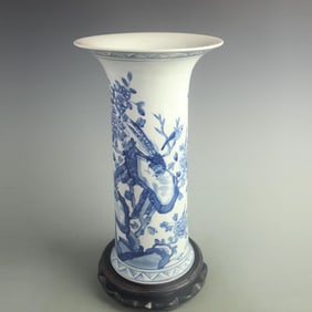 BLUE AND WHITE FLOWER AND BIRD PATTERN FLOWER VASE