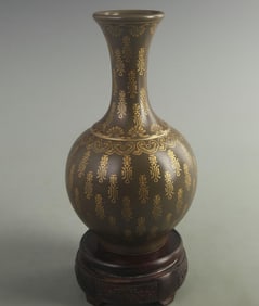 TEA-DUST COLOR GLAZE WITH GILT PATTERN PORCELAIN VASE