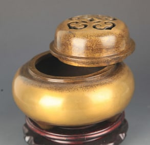 FINE BRONZE ROUND RUI YI PATTERN INCENSE BURNER