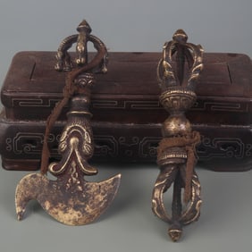 SMALL TIBETAN BUDDHIST RITUAL INSTRUMENTS (1 PAIR)
