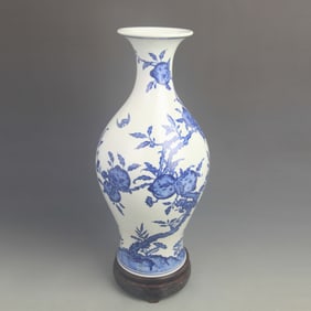 BLUE-AND-WHITE “FU SHOU?? CHARACTER PORCELAIN VASE