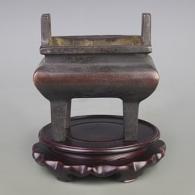 SQUARE BRONZE CENSER WITH UPRIGHT EARS