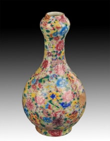 FAMILLE ROSE FLOWERS PATTERN SMALL GARLIC HEAD STYLE VASES