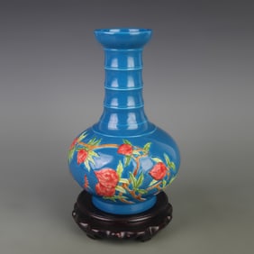 FAMILLE ROSE BLUE GROUND CARVED PEACH PORCELAIN APPRECIATION VASE