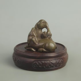 A FINE TURQUOISE STONE IN FIGURE OF SHEEP WITH GANODERMA