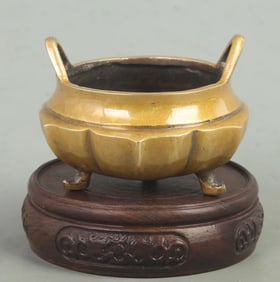 A FINE BRONZE DOUBLE EAR THREE FOOT BRONZE CENSER