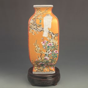 FAMILLE ROSE YELLOW-GROUND FLORAL SQUARE VASE